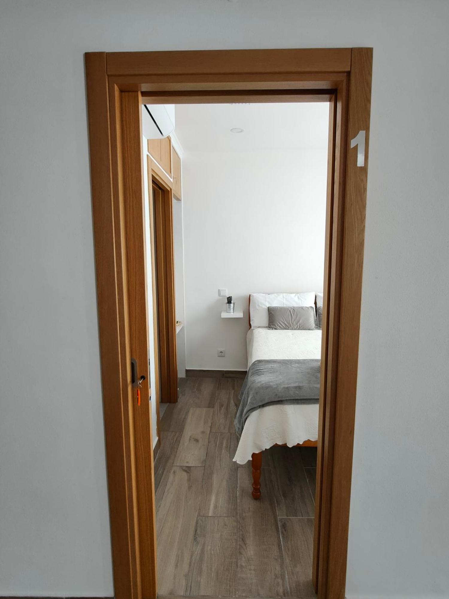 Casa Da Avo - City Center - Private Bedrooms Лагуш Номер фото