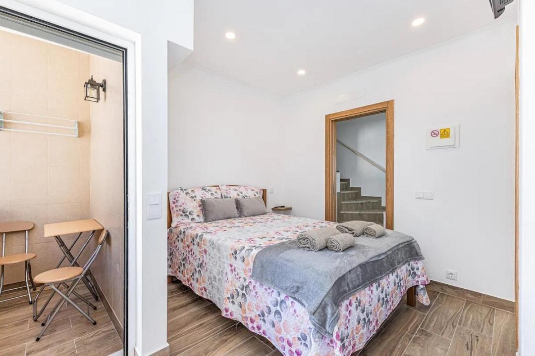 Casa Da Avo - City Center - Private Bedrooms Лагуш Номер фото