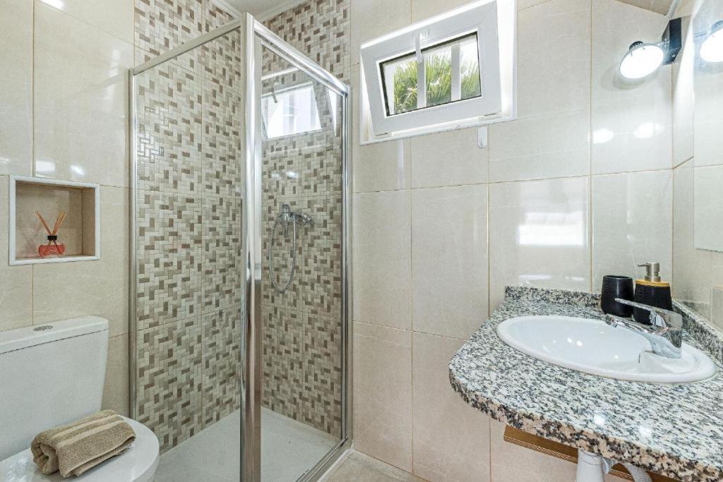 Casa Da Avo - City Center - Private Bedrooms Лагуш Номер фото